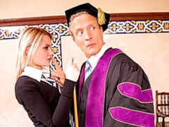 Blonde, En levrette, Léchez, Rasée, Maigrichonne, Jarretelles, Adolescente, Nénés