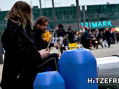 Blondine, Dildo, Einschiebung, Masturbation, Socken, Solo, Tätowierung, Spanner