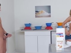 Nana, Gros seins, Blonde, Sucer une bite, Hd, Cuisine, Chatte, Chevaucher