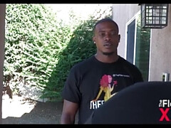 Gorda, Bisexual, Mamada, Semen en la boca, Garganta profunda, Estilo perrito, Interracial, Tragarse