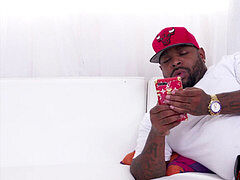 デカチン, 小柄