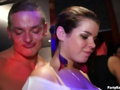 素人, 口内発射, ダブル開発, 指いじり, 異人種間, パーティ, ピアス, 馬乗り