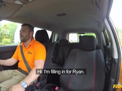 Leie, Grosse titten, Blasen, Auto, Hundestellung, Aufs gesicht abspritzen, Pov