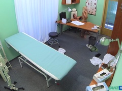 Amateur, Sucer une bite, Couple, En levrette, Infirmière, Bureau, Chatte, Voyeur