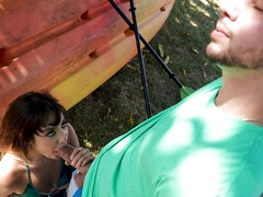 Grosse titten, Blasen, Braunhaarige, Hundestellung, Aufs gesicht abspritzen, Gruppe, Lecken, Natürlichen titten