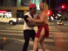 Amateur, Gros seins, Blonde, Sucer une bite, Rondelette, Noir ébène, Public, Nénés