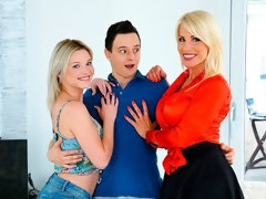 Lécher le cul, Gros cul, Blonde, 2 femmes 1 homme, Branlette thaïlandaise, Mère que j'aimerais baiser, Jarretelles, Nénés