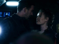 Lécher le cul, Gros seins, Britannique, Plantureuse, Face assise, Hard, Léchez, Plan cul à trois