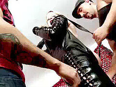 Enthousiasteling, Anaal, Mollig, Dubbele penetratie, Huisgemaakt, Latex, Moeder die ik wil neuken, Trio