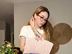 Blondine, Dildo, Brille, Einschiebung, Masturbation, Zierlich, Strümpfe, Jungendliche (18+)