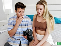 18 ans, Grosse bite, Gros seins, Blonde, Sucer une bite, En levrette, Maigrichonne, Adolescente