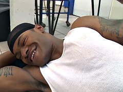 Negro, Mamada, Ébano, Gay, Sexo duro, Interracial, Público, Tatuaje