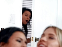 Leie, Schlafzimmer, Blondine, Latina, Masturbation, Öl, Party, Piercing