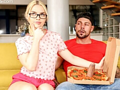 Grote kont, Grote lul, Blond, Pijpbeurt, Natuurlijke tieten, Kort haar, Tiener, Tieten likken