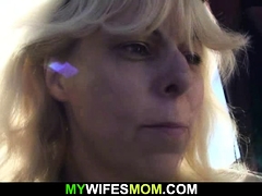 Blond, Pijpbeurt, Sperma shot, Rijpe lesbienne, Buiten