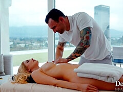 Glamorous blonde Kenzie Anne screwed in the morning