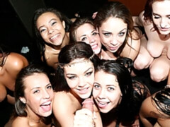 Lécher le cul, Sucer une bite, En levrette, Talons, Léchez, Orgie, Fête, Chatte