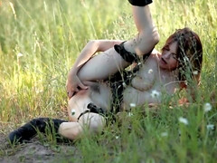 Vollbusig, Erotisch, Fetisch, Fingern, Masturbation, Nackt, Im freien, Solo