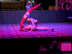 Amateur, Cuarto de baño, Novia, Pequeña, Perforación, Coño, Flaco, Fumando