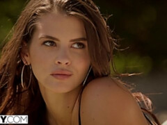 Anal, Cul, Lécher le cul, Sucer une bite, Brunette brune, En levrette, Piscine, Adolescente