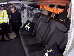 Lieveling, Grote mammen, Rondborstig, Auto, Sperma shot, Fetisj, Hardcore, Politie