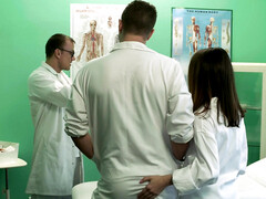 Cul, Brunette brune, Mignonne, Tchèque, Médecin, En levrette, Bureau, Chatte