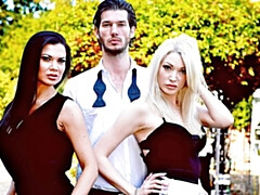 Gros cul, Gros seins, Sucer une bite, Brunette brune, En levrette, Fille latino, Mère que j'aimerais baiser, Nénés