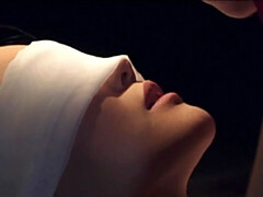 Grosse titten, Küssen, Lecken, Lingerie, Masturbation, Rasiert, Entkleiden, Titten