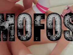 Sucer une bite, Brunette brune, Hd, Seins naturels, Mamelons, Petite femme, Espagnole, Nénés