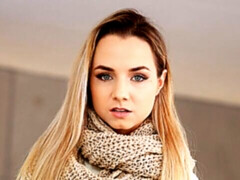 Leie, Blasen, Masturbation, Natürlichen titten, Rasiert, Dürr, Strümpfe, Jungendliche (18+)