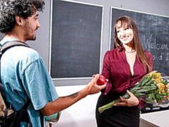 Amateur, Gros cul, Grosse bite, Sucer une bite, Brunette brune, En levrette, Hard, Mère que j'aimerais baiser