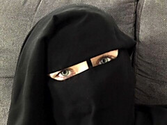 Gros cul, Grosse bite, Sucer une bite, En levrette, Seins naturels, Adolescente, Nénés