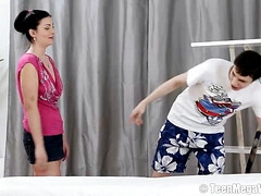 アナル, デカ尻, デカパイ, フェラチオ, 茶髪の, 顔射, マッサージ, ティーン