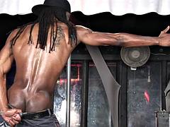 Grosse bite, Noire, Tir de sperme, Noir ébène, Homosexuelle, Masturbation, Solo