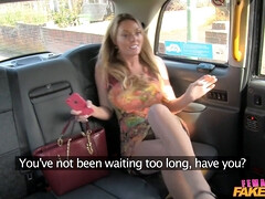 Gros seins, Britannique, Brunette brune, Doigter, Hd, Léchez, Chatte, Réalité