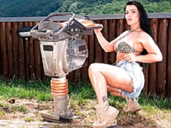 Curvy Bombshell Honey Demon Intense Pussy Drilling