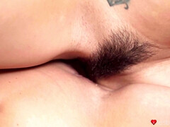 Schlafzimmer, Blondine, Lesbisch, Lecken, Masturbation, Zierlich, Piercing, Socken