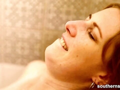 Plantureuse, Fétiche, Petite amie, Poilue, Lesbienne, Masturbation, Maman, Seins naturels