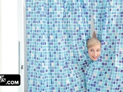 Grosser schwanz, Paar, Hundestellung, Milf, Natürlichen titten, Realität, Dusche, Tätowierung