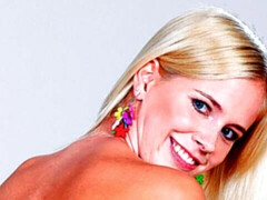 Blond, Gapende, Handbeurt, Masturbatie, Mager, Alleen, Strippen, Tiener