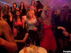 Amateur, Rubia, Mamada, Cfnm, Vestidas, Hembra, Fiesta, Chupando