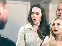 Sucer une bite, Tir de sperme, Léchez, Public, Chatte, Tatouage, Adolescente