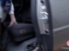 Aziatisch, Pijpbeurt, Sperma, Diep in de keel, Hondjeshouding, Vingeren, Orgasme, Tieten likken