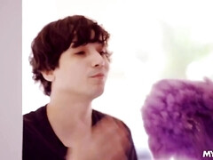 Grote kont, Grote mammen, Blond, Sperma, Diep in de keel, Handbeurt, Moeder die ik wil neuken, Tieten likken