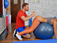 Anal, Lamer culo, Tetas grandes, Consolador, Madres para coger, Aceite, Tatuaje, Juguetes