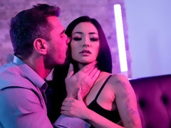 Asiatique, Cul, Brunette brune, Branlette thaïlandaise, Léchez, Rasée, Jarretelles, Adolescente