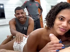 Sucer une bite, Cocu, Double pénétration, Doigter, Femme au foyer, Interracial, Criant, Épouse