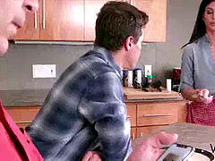 Amerikanisch, Wohlbeleibte schöne frauen, Blasen, Braunhaarige, Geile alte tussi, Selbstgemacht, Milf, Mutti