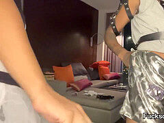 緊縛, 指いじり, キス, レズビアン, メイド, ペニスバンド