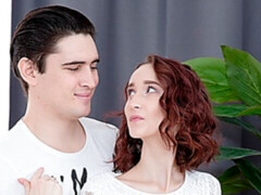 Brunette brune, En levrette, Petite femme, Rasée, Cheveux courts, Maigrichonne, Adolescente, Nénés